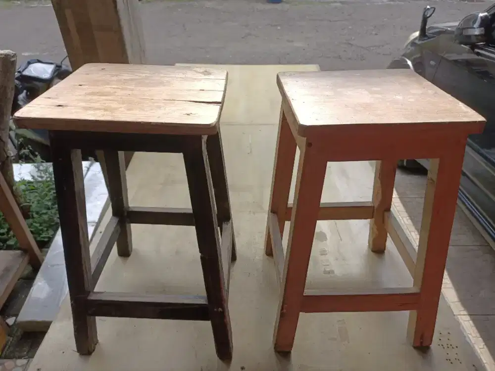 Dijual kursi kayu masih kokoh