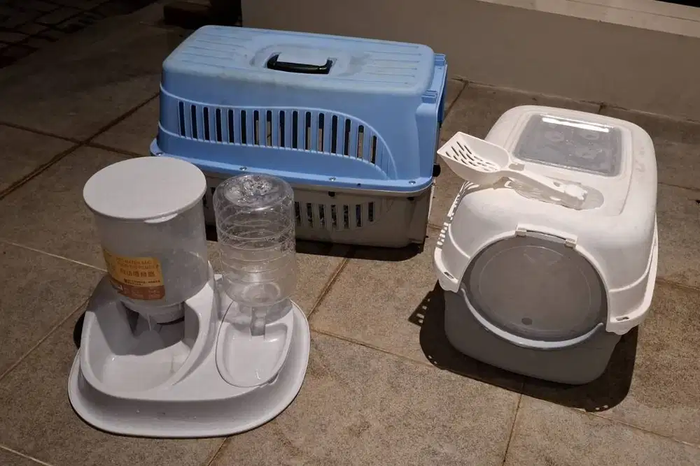 Perlengkapan kucing anjing (Pet Dispenser, Pet Cargo, Cat Litter Box)
