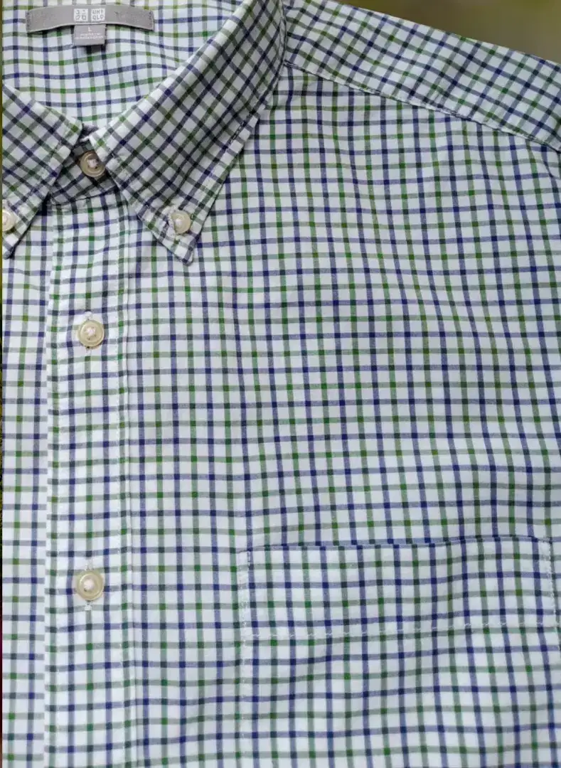 KEMEJA UNIQLO KOTAK HIJAU SIZE : L (LD110-112, P74)
