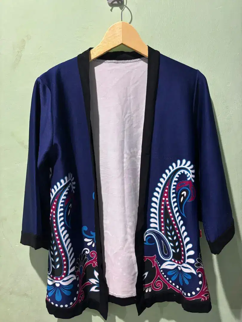 Preloved outer wanita