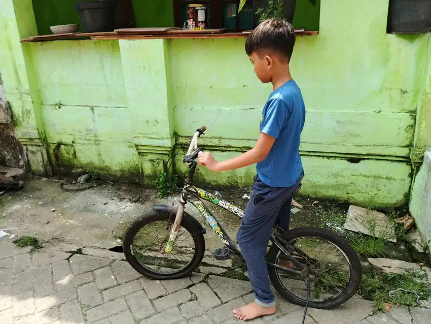 Sepeda anak balita dan SD