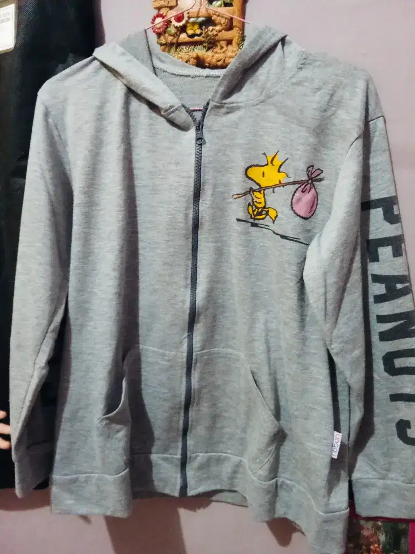 Preloved jaket wanita motif snoopy