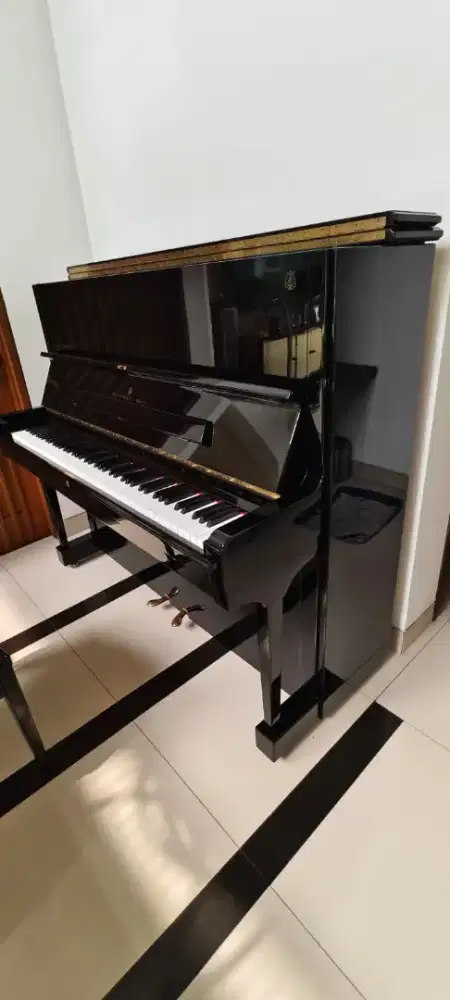 Piano Tegak Steinway & Sons Type K 132 Hamburg SV
