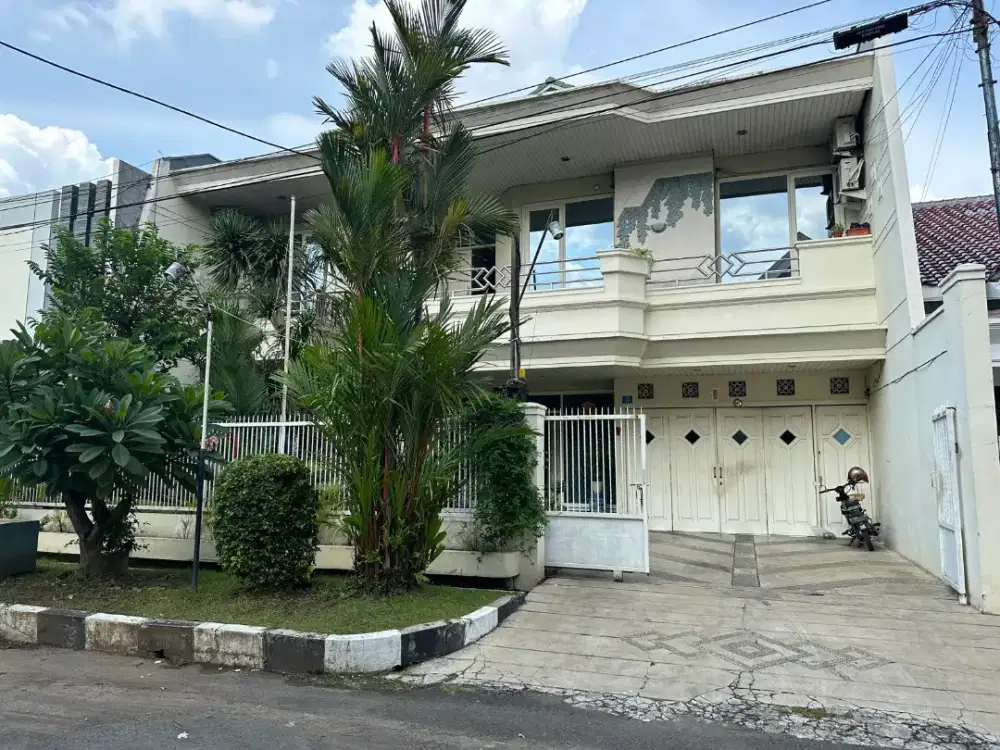 Dijual Rumah Darmo Baru row jalan 4 mobil