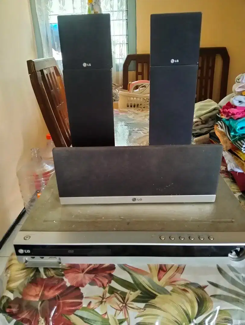 LG DVD player+ home speaker
