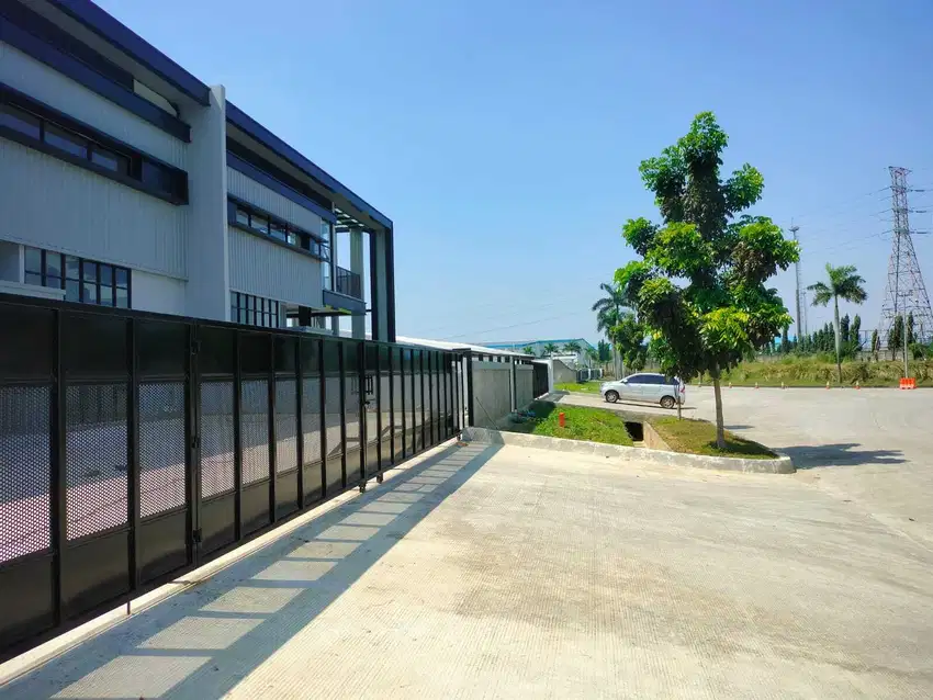 Gudang 3 in 1, Jl. Tekno Boulevard, Jababeka. T.2.500 m2 B.828 m2.