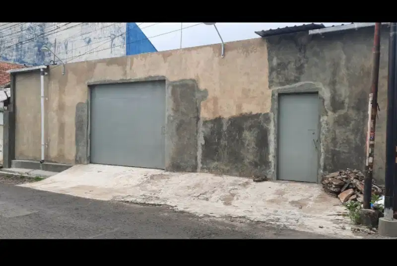 Di jual pinggir jalan  los -untuk usaha