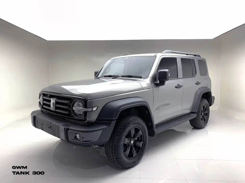 GWM TANK 300 HEV 4x4 GREY ON BLACK