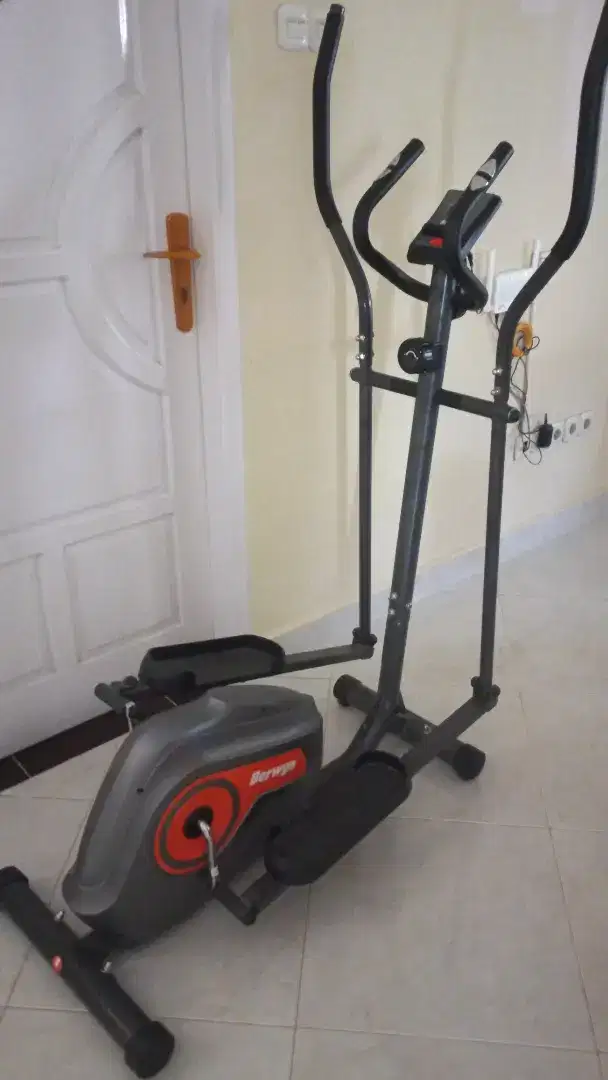 Elliptical bike/sepeda statis Berwyn 507e