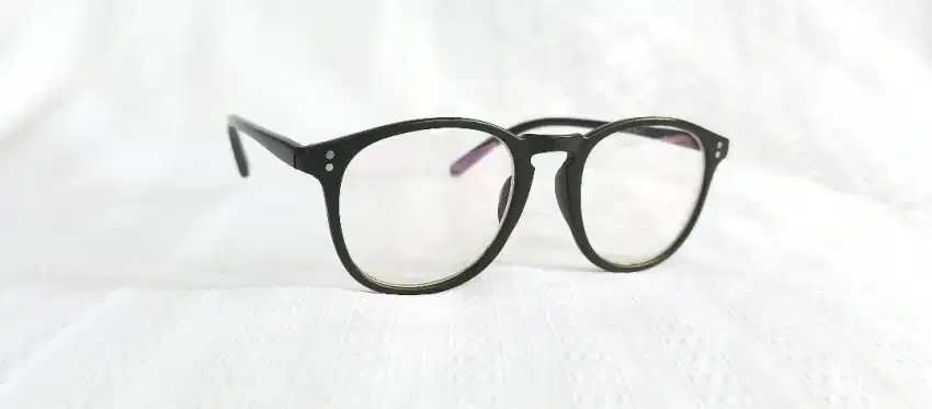 Frame kacamata hitam oval