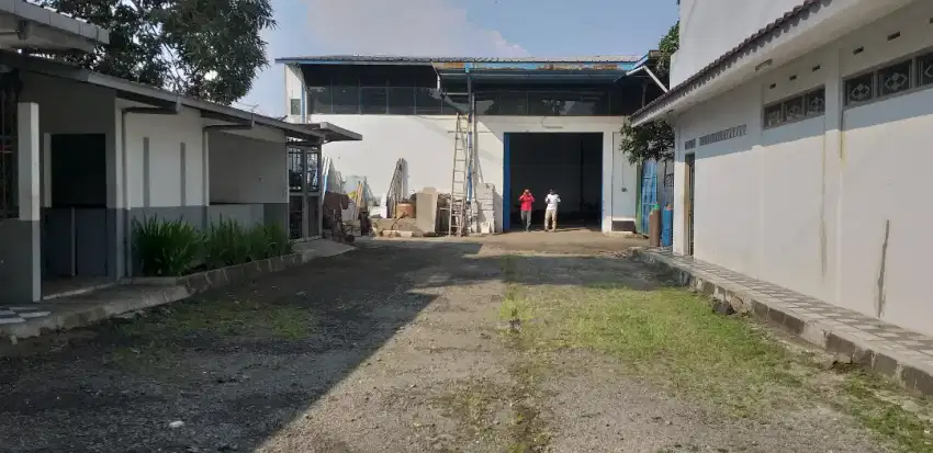 Disewakan gudang LT/LB : 2100/870m2 Jl Caringin