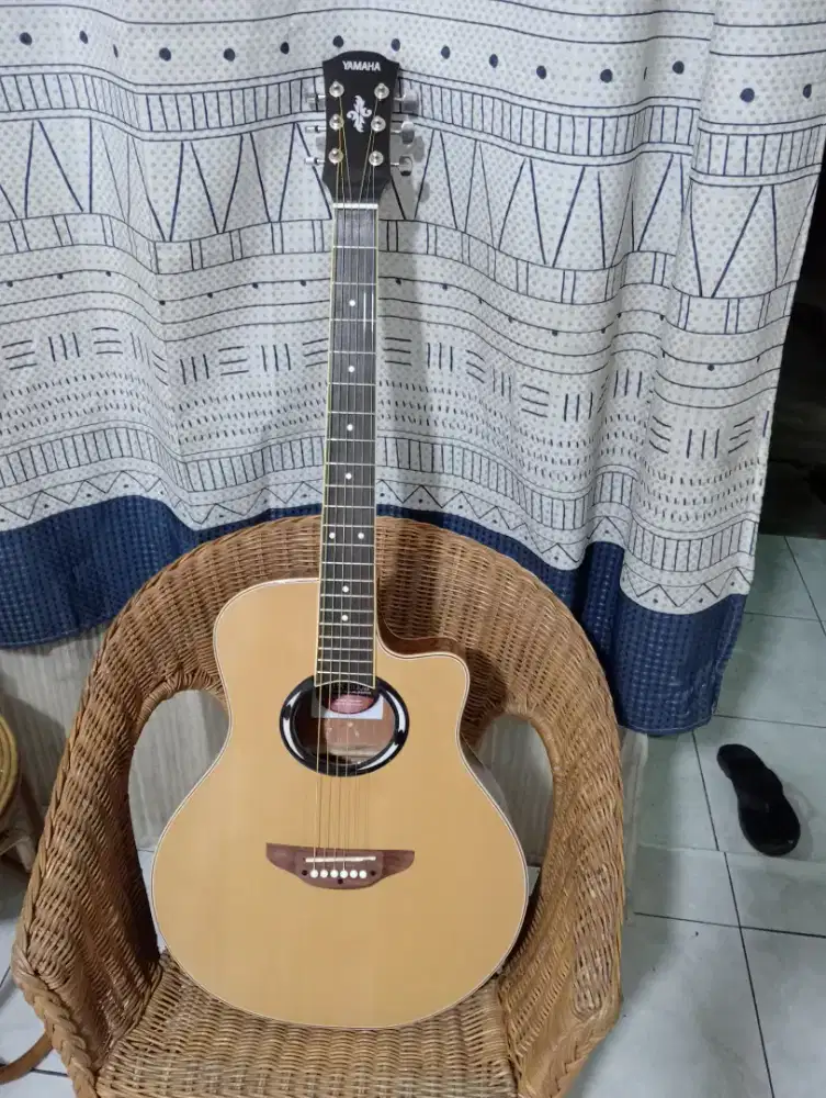 Gitar akustik Yamaha Apx500ii cutway tanbes