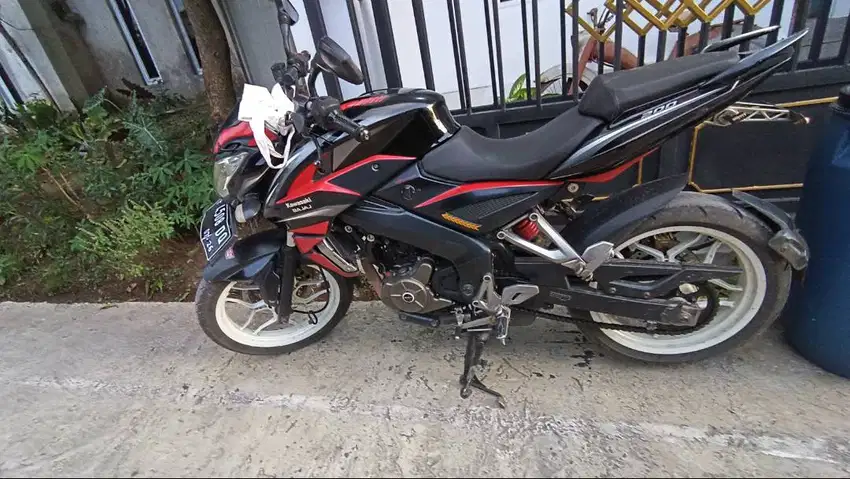 Jual Motor Pulsar 200 NS