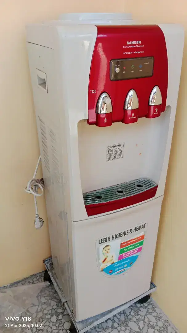 Dispenser Sanken HWD-998SH + Refrigerator