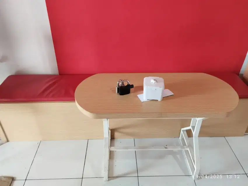 Set sofa dan meja