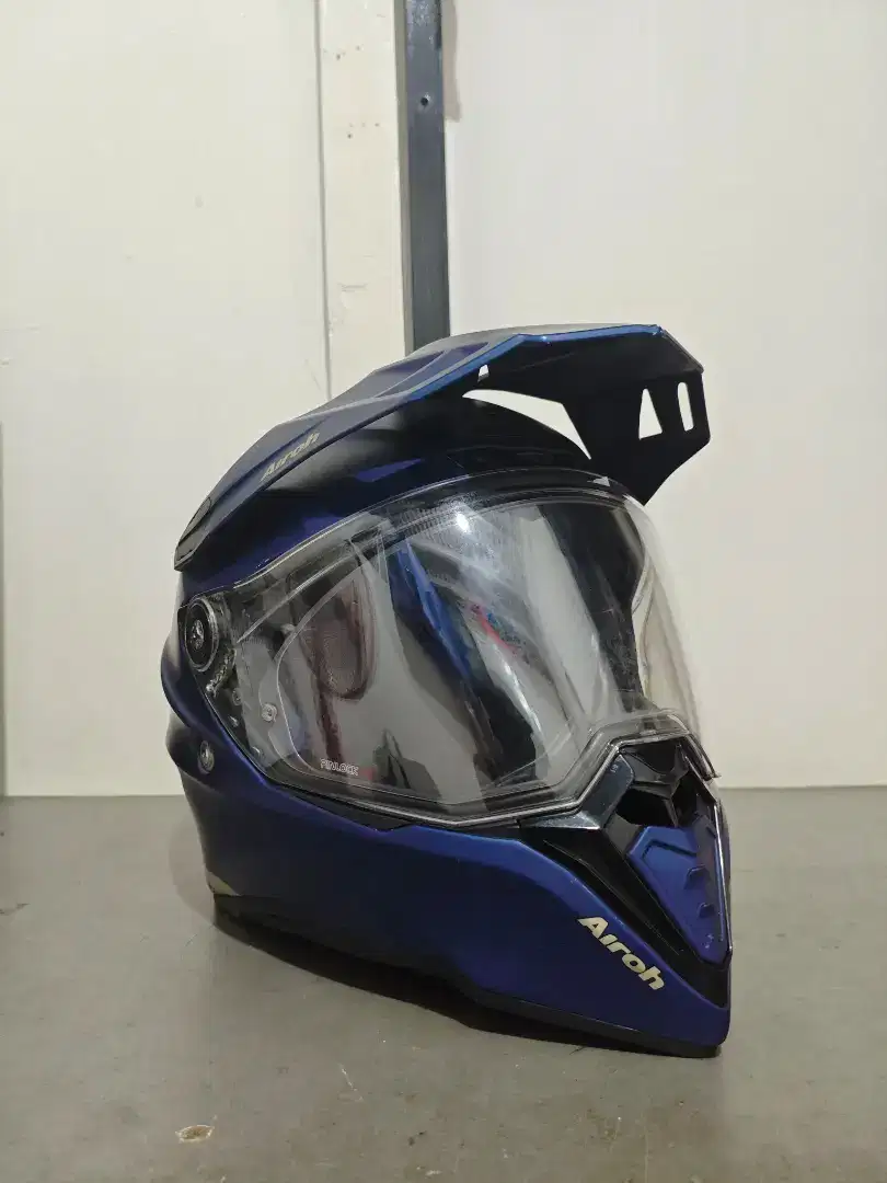 Helm Airoh Commander