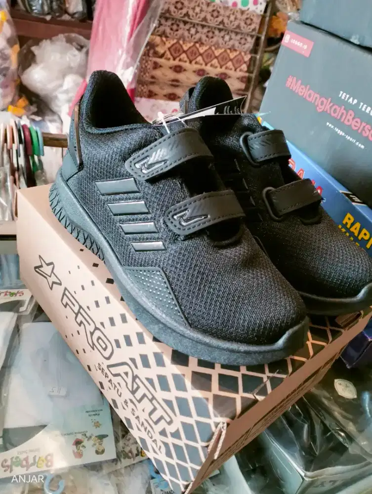 Sepatu sekolah Pro ATT 33