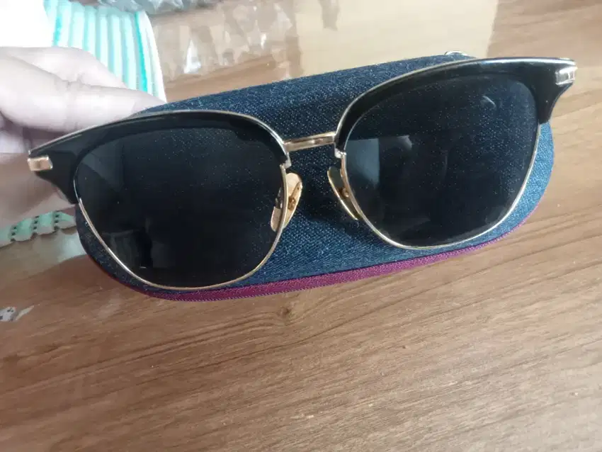 Preloved THOM BROWNE Sun glasses, Second Bagus, COD Cijantung dsk