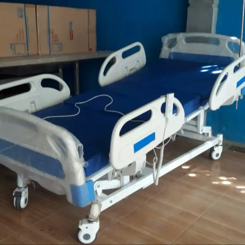 Bed pasien / ranjang rumah sakit / tempat tidur stroke