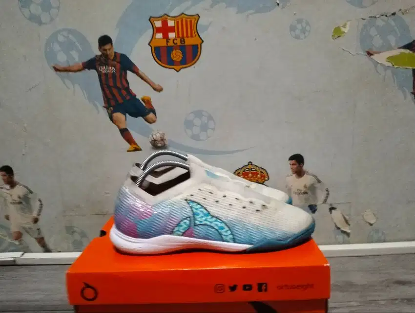 Sepatu futsal ortuseight CATALYST liberte V3 IN