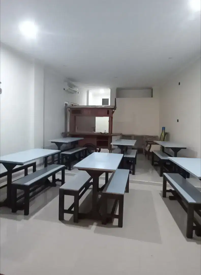 Meja Bangku Cafe dan Gerobak Angkringan