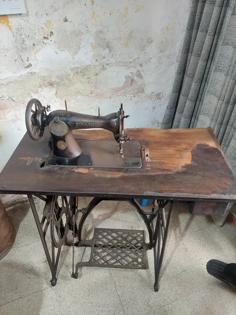 Dijual mesin jahit pfaff
