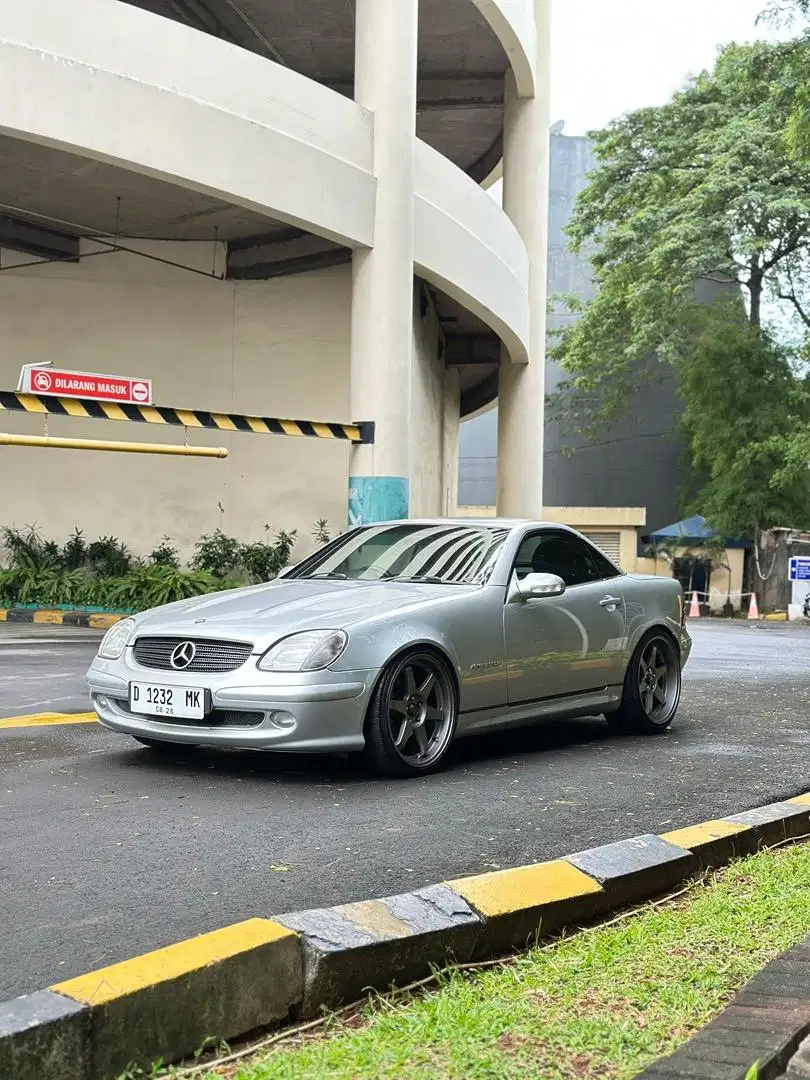 Mercedes benz slk 230 2001 termurah