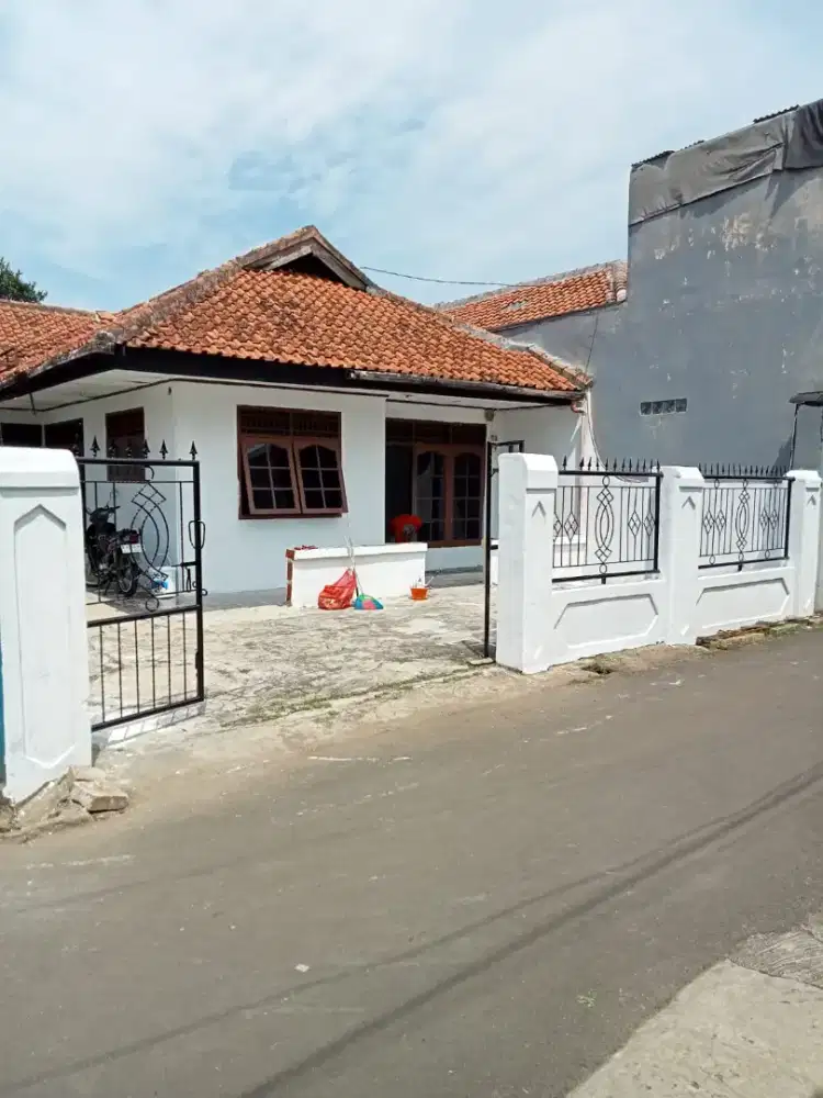 Dikontrakan Rumah Luas Dekat Bintaro XChange Bisa Nego