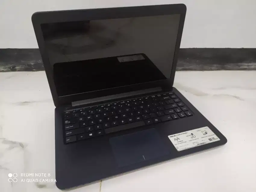 Asus e402y slim 2021 model sekarang tipis ringan/ SSD 128+RAM 4 ddr4