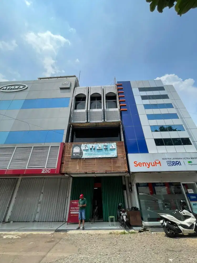 Jual Ruko Strategis Letjen Soeprapto, samping Shell, depan halteBusway