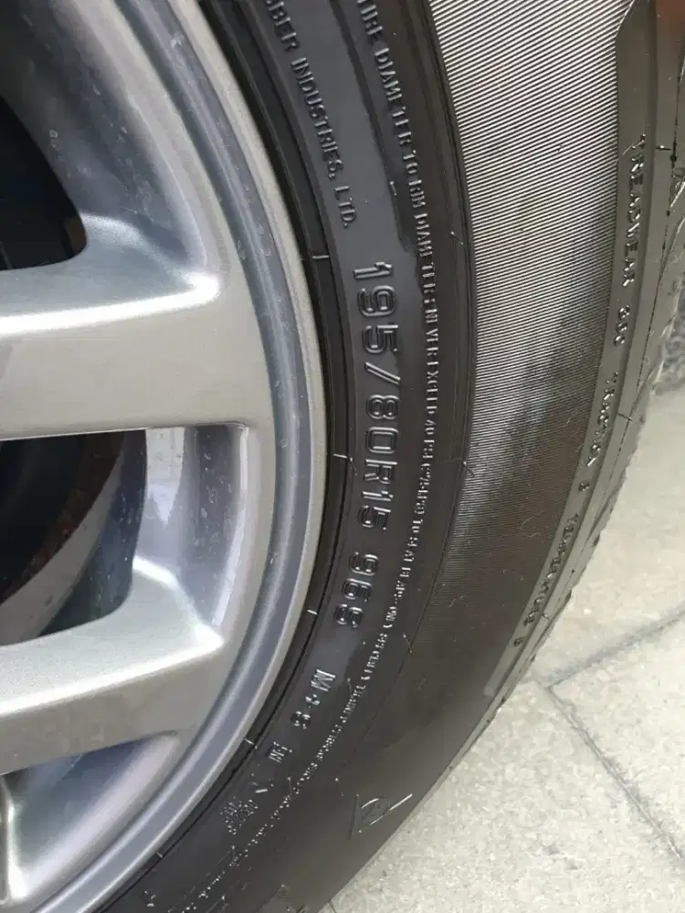 Dijual Ban Standar Suzuki Jimny – 195/80 R15 Seperti Baru!