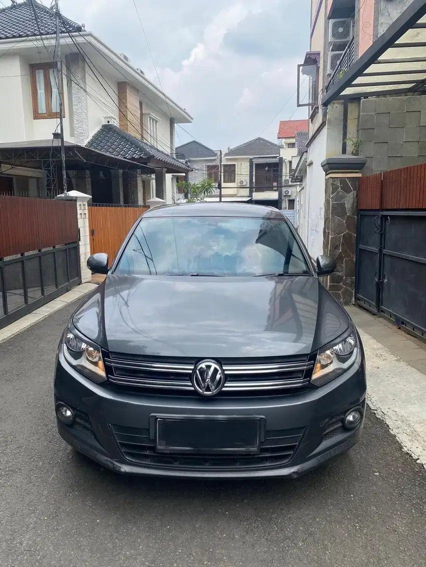 DIJUAL  CEPAT MOBIL VW TIGUAN 1.4 TSI 2015