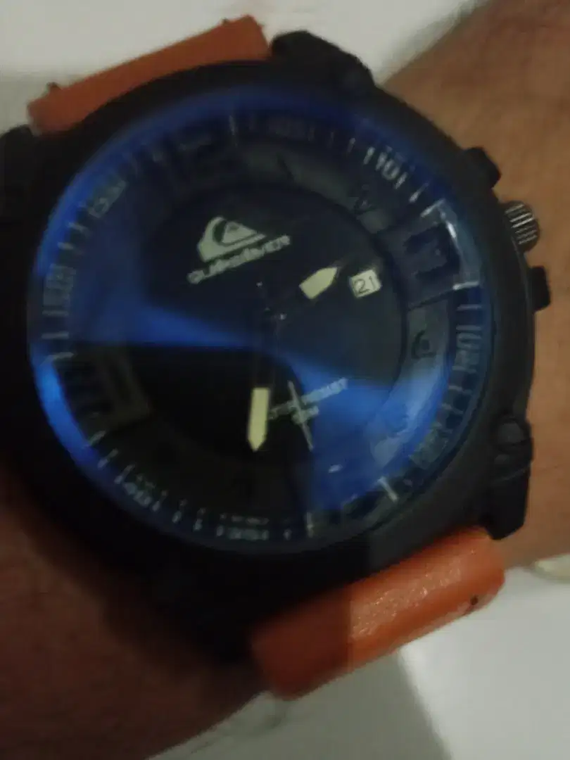 Jam tangan tanggal Quicksilver