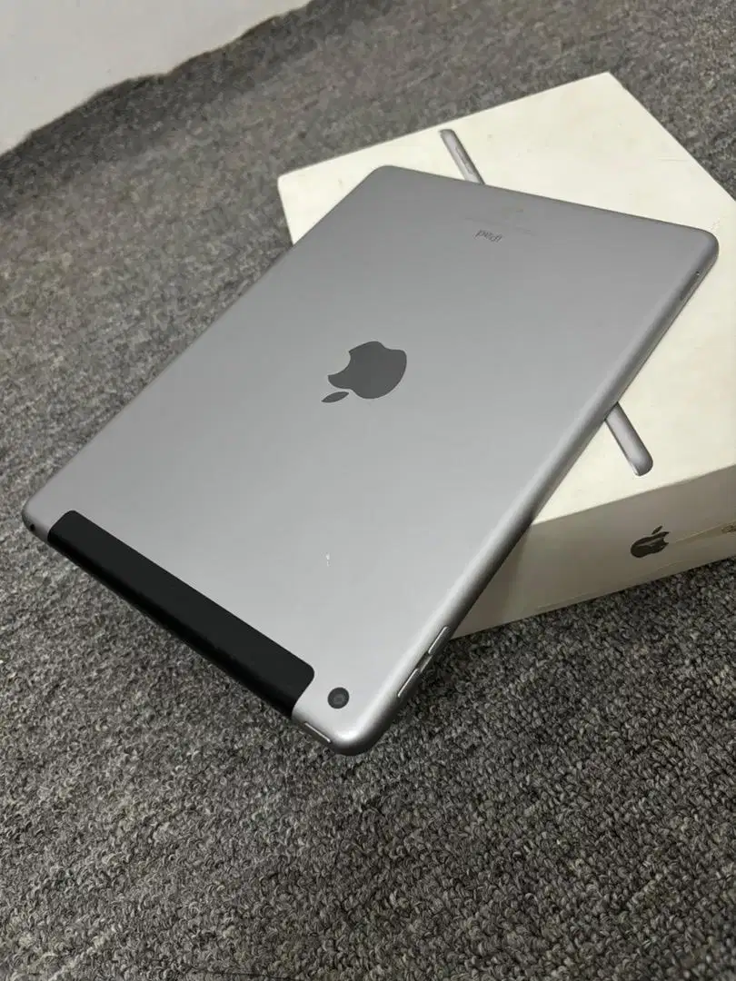 Ipad 6 WiFi Cellular 32gb Resmi iBox ios 17 Semua Operator Murah BJM