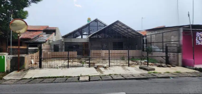 Dijual Ex Kafe Luas dan Strategis di Cibubur Jakarta