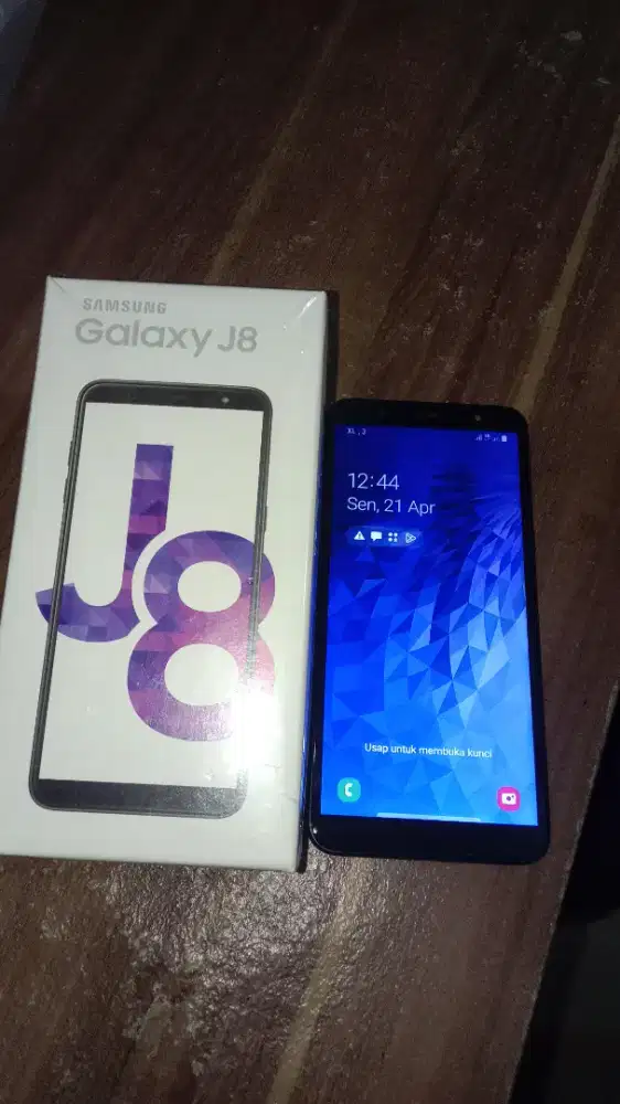 Samsung Galaxy J8 3/32 (2018)