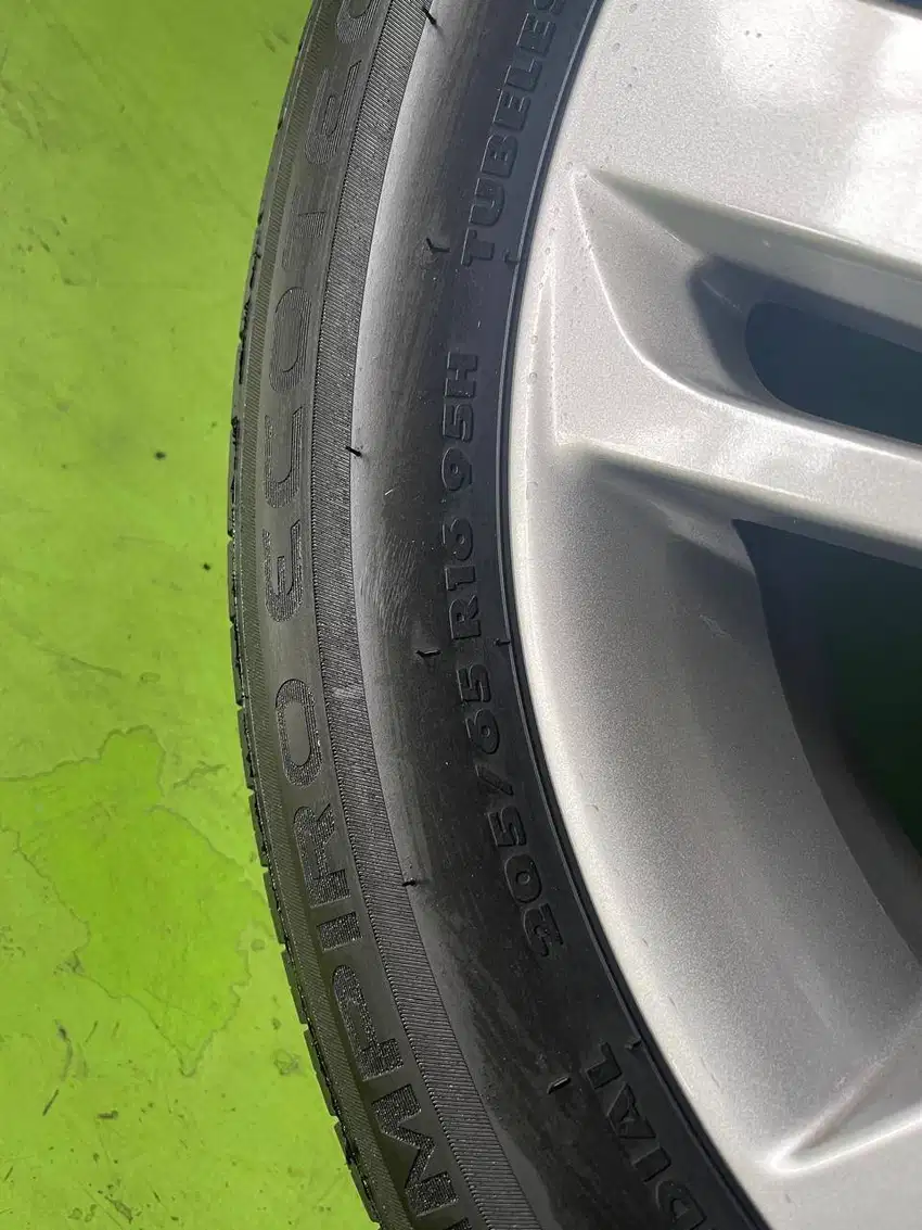 JUAL VELG + BAN MOBIL BEKAS OEM TOYOTA RAIZE RING 16