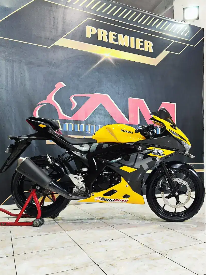 Suzuki GSX R 150 Keyles Reg 2022 odo 14rb DP 5jt an surat lengkap