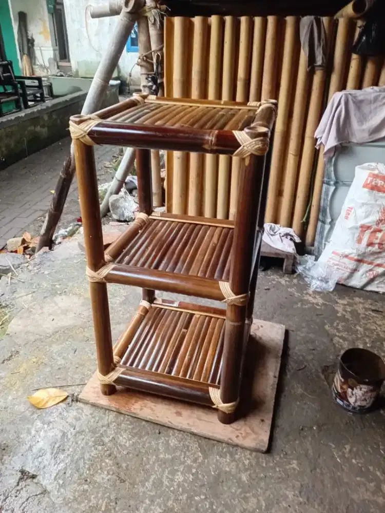 Rak bambu hitam.