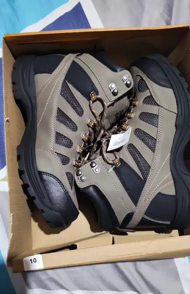 Sepatu Hiking High Rugged Outback 43