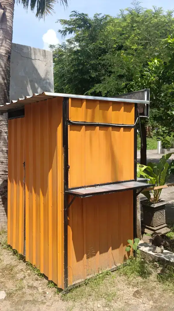Booth Container