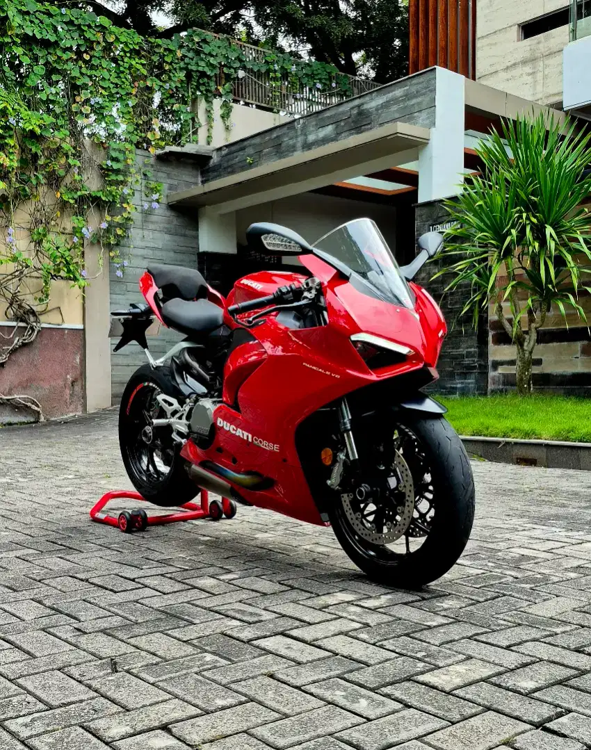 DUCATI PANIGALE V2  superquadro, th reg 2022, odo 4 rb miles