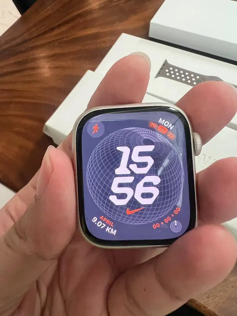 Apple Watch 45mm gen 8 Starlight GPS