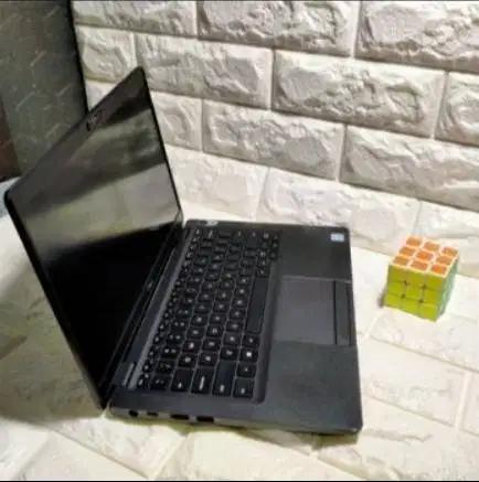 Laptop Dell Latitude 7300 Core i7 Gen 8 RAM 16/512GB M-RTA