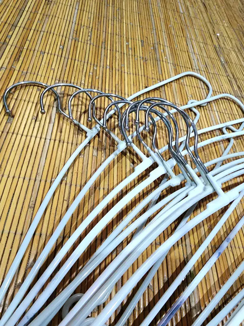 Hanger Gantungan Baju Besi Putih 10 Pcs Kokoh