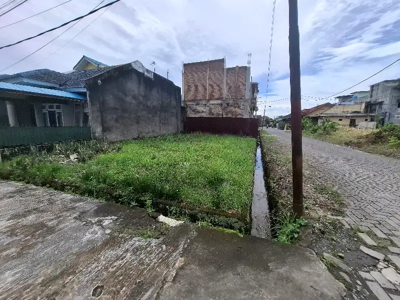 TANAH DALAM KOMPLEK LOKASI STRATEGIS DAN POSISI SUDUT