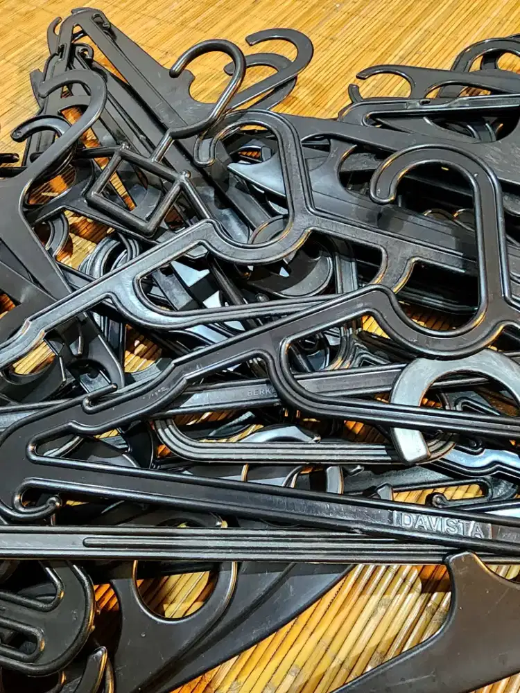 Gantungan Baju Hanger Warna Hitam 46 pcs