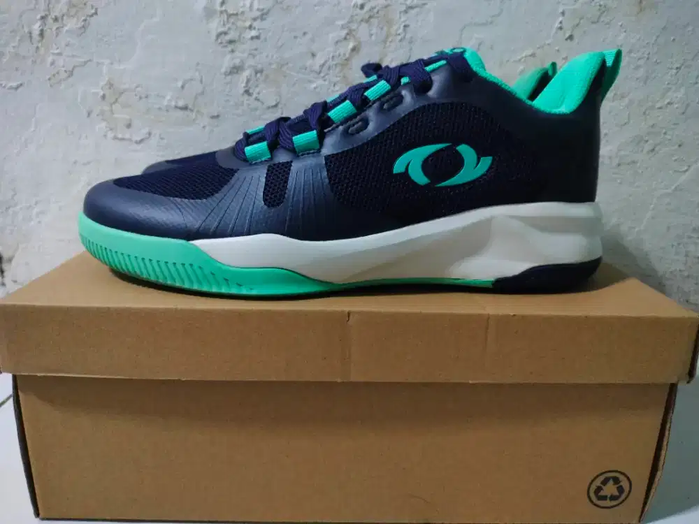 Sepatu basket astec jock