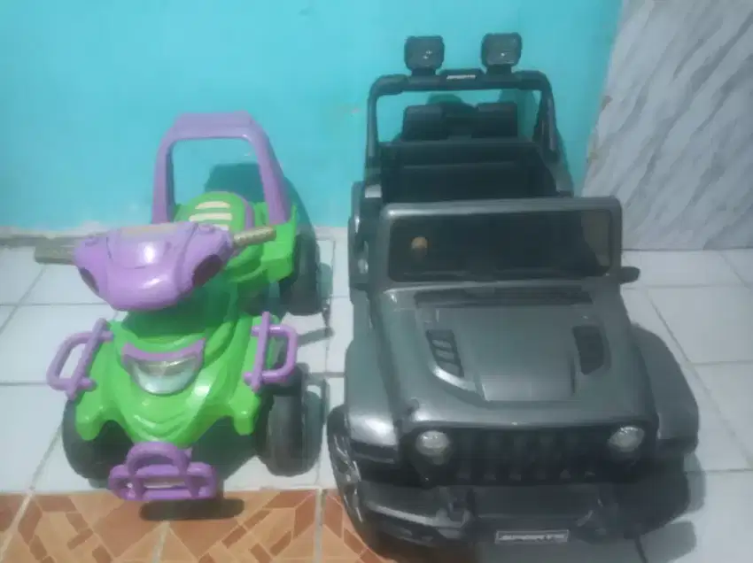 Mobilan aki 2unit 800rb tanpa remot