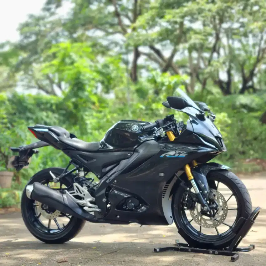 YAMAHA R15 V4 BLACK 2022 KM LOW SUPERB TOTAL PAJAK PANJANG